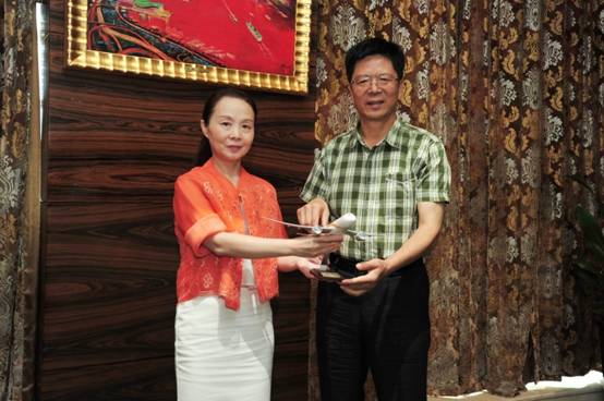 1476860116693035431.jpg 工商局.jpg